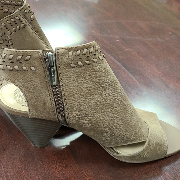 Vince Camuto Open Toe Chunk Heel Shoes 8.5 - Picture 2 of 5